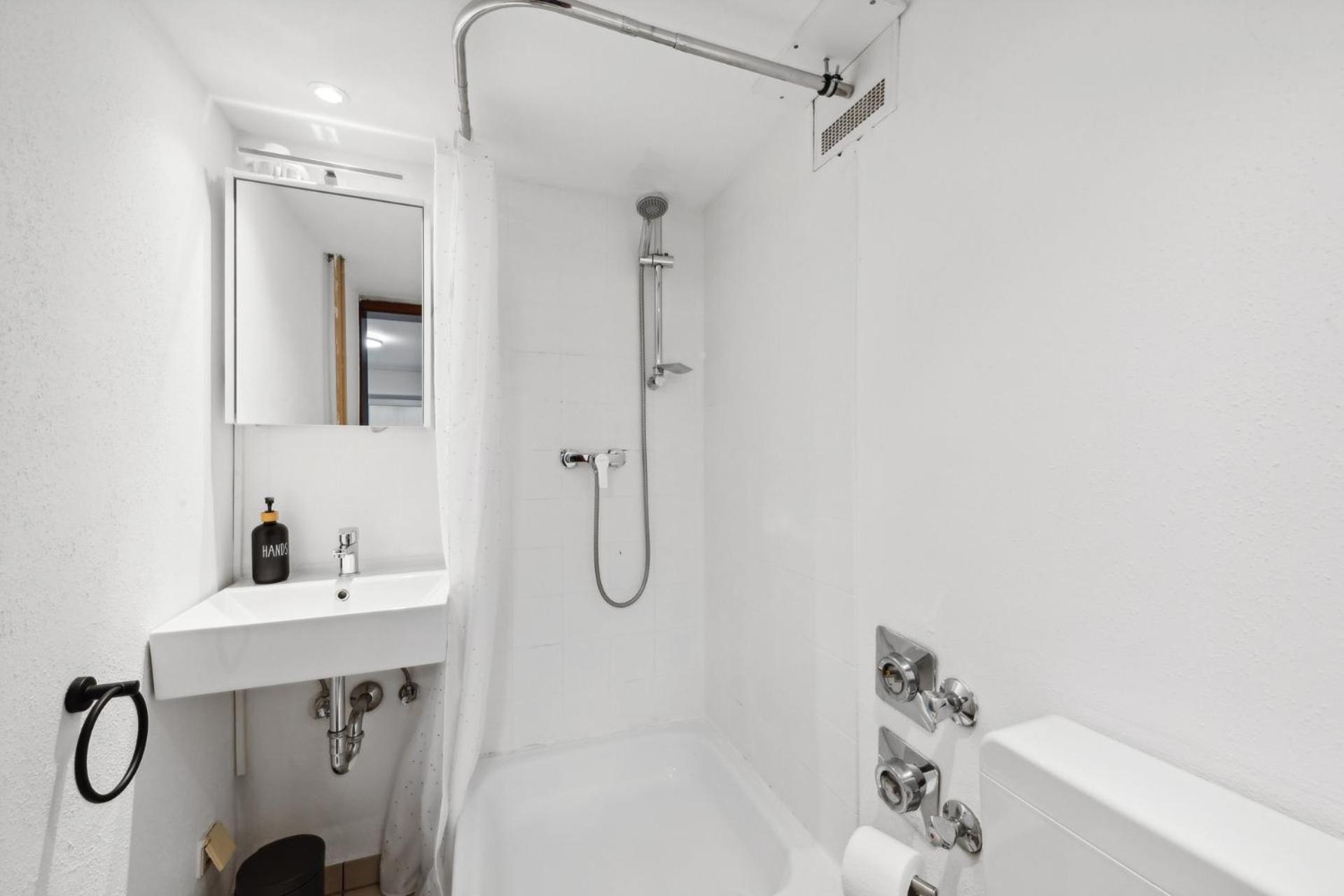 Andriss - Kaiserberg Apartments - Kitchen - Wifi - Parking Kaiserslautern Bilik gambar